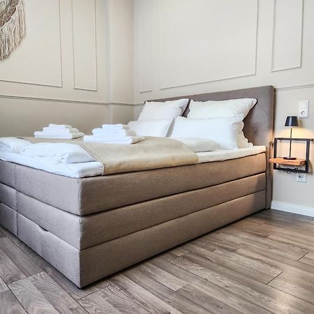 Geli Homes L1 - 2X Zimmer, 2X Kingsize Bett, 1 Bis 4 Personen, Parkplatz, Tv, Wifi, Top Kueche, Kaffee, Tee 뤼넨 외부 사진
