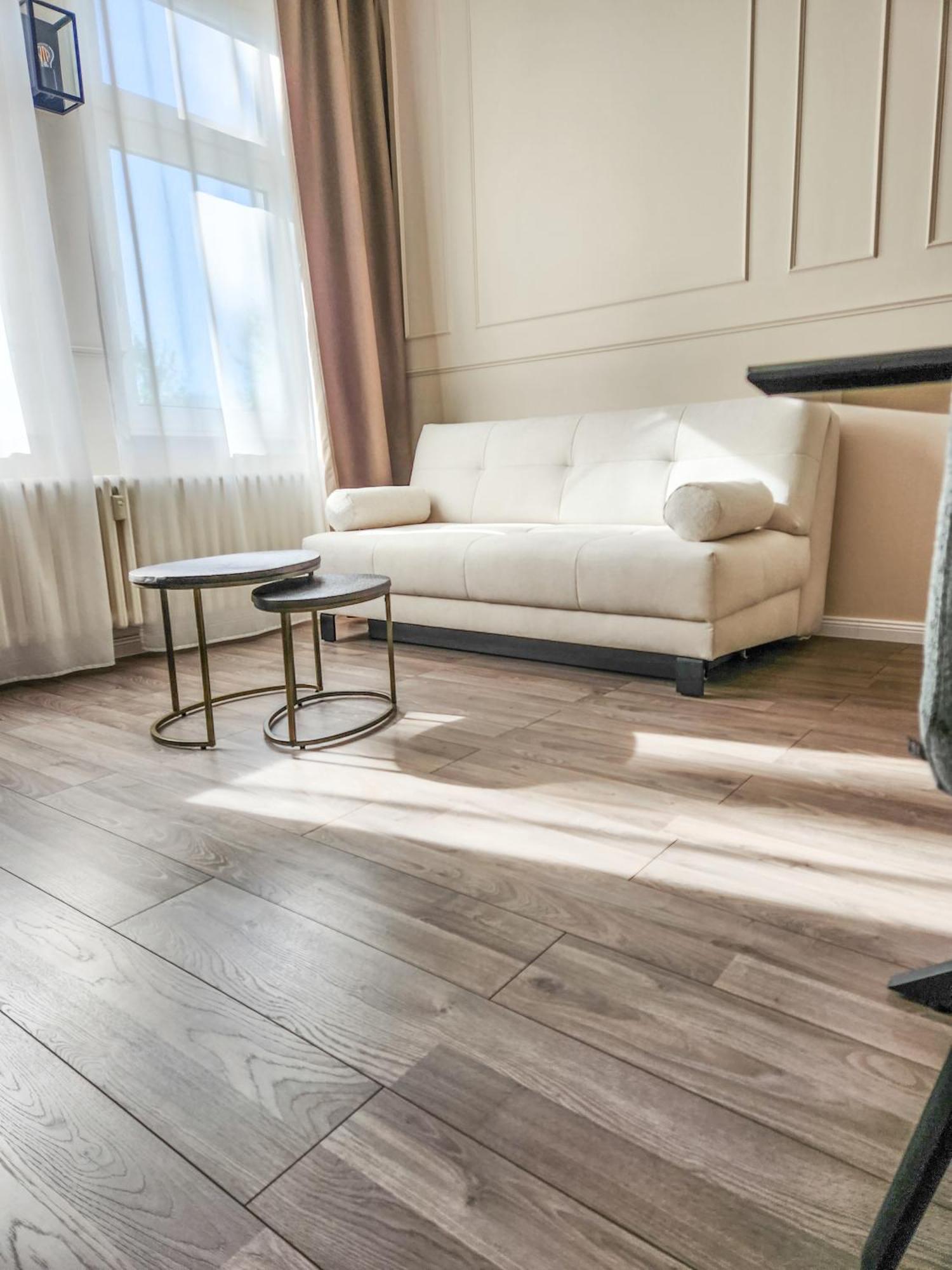 Geli Homes L1 - 2X Zimmer, 2X Kingsize Bett, 1 Bis 4 Personen, Parkplatz, Tv, Wifi, Top Kueche, Kaffee, Tee 뤼넨 외부 사진