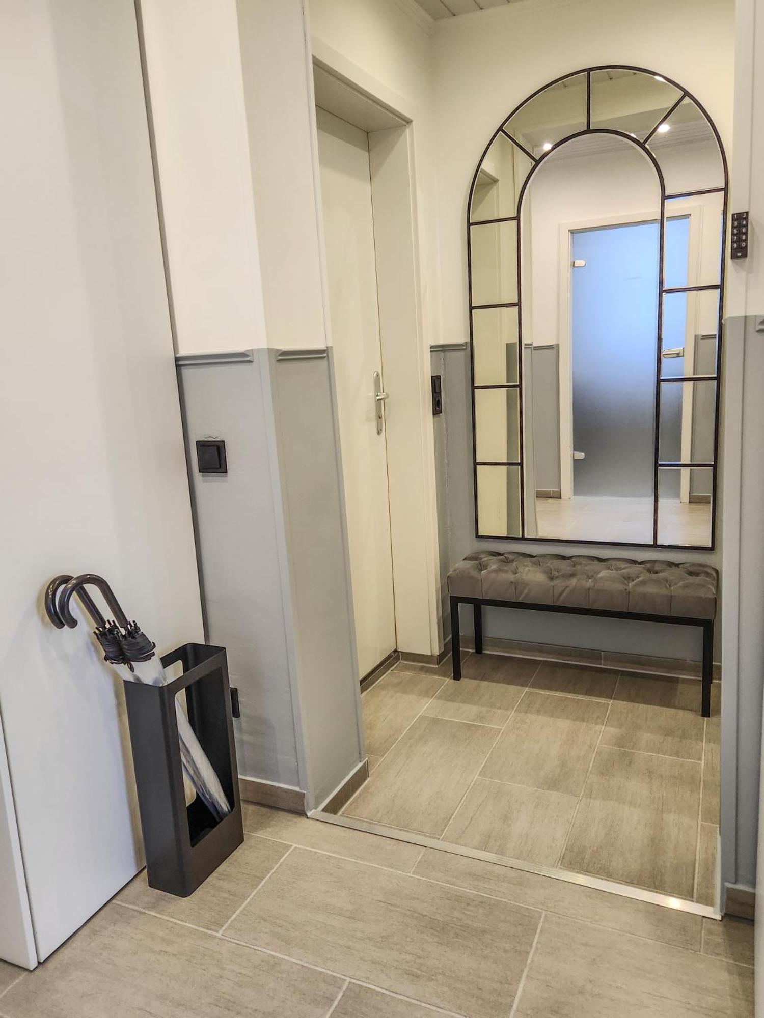 Geli Homes L1 - 2X Zimmer, 2X Kingsize Bett, 1 Bis 4 Personen, Parkplatz, Tv, Wifi, Top Kueche, Kaffee, Tee 뤼넨 외부 사진
