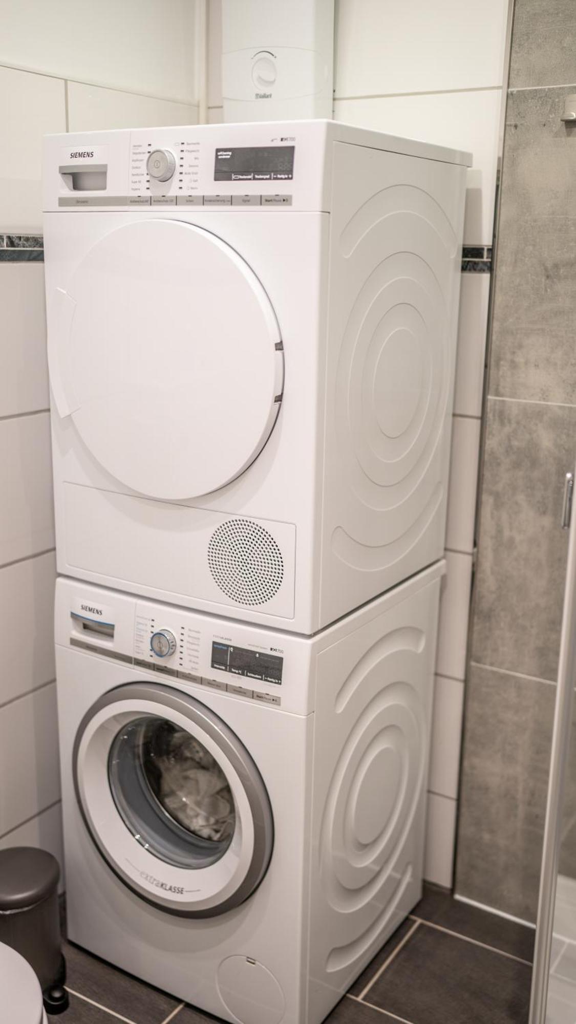 Geli Homes L1 - 2X Zimmer, 2X Kingsize Bett, 1 Bis 4 Personen, Parkplatz, Tv, Wifi, Top Kueche, Kaffee, Tee 뤼넨 외부 사진