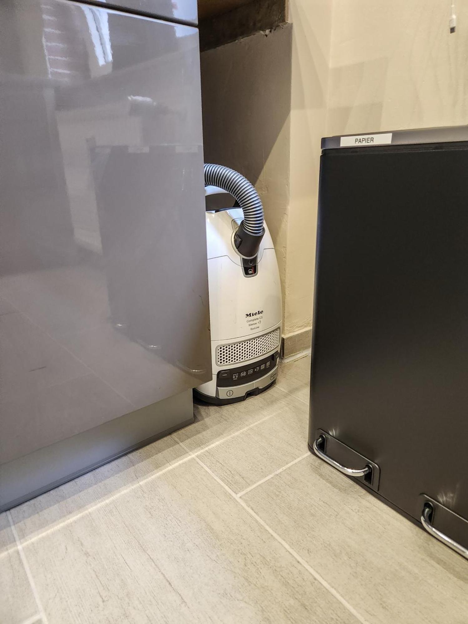 Geli Homes L1 - 2X Zimmer, 2X Kingsize Bett, 1 Bis 4 Personen, Parkplatz, Tv, Wifi, Top Kueche, Kaffee, Tee 뤼넨 외부 사진