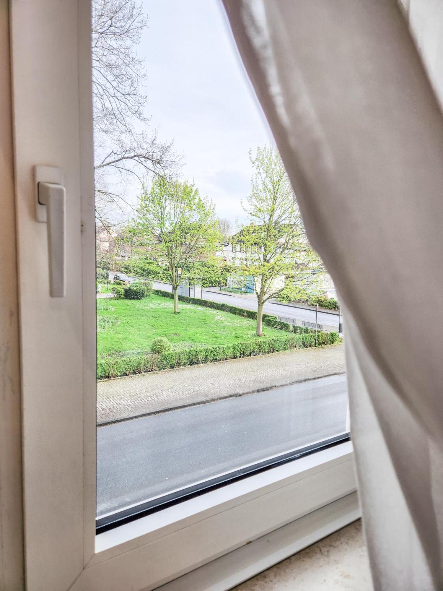Geli Homes L1 - 2X Zimmer, 2X Kingsize Bett, 1 Bis 4 Personen, Parkplatz, Tv, Wifi, Top Kueche, Kaffee, Tee 뤼넨 외부 사진