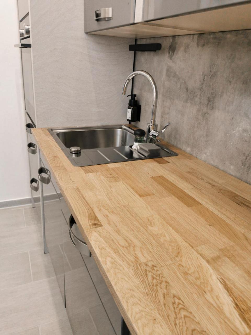 Geli Homes L1 - 2X Zimmer, 2X Kingsize Bett, 1 Bis 4 Personen, Parkplatz, Tv, Wifi, Top Kueche, Kaffee, Tee 뤼넨 외부 사진